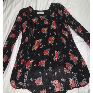 Super cute floral shirt